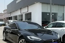 2017, Tesla, Model S, Oman